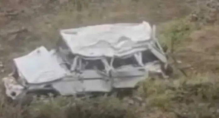 उत्तराखंडः बोलेरो खाई में गिरने से महिला समेत चार बारातियों की मौत